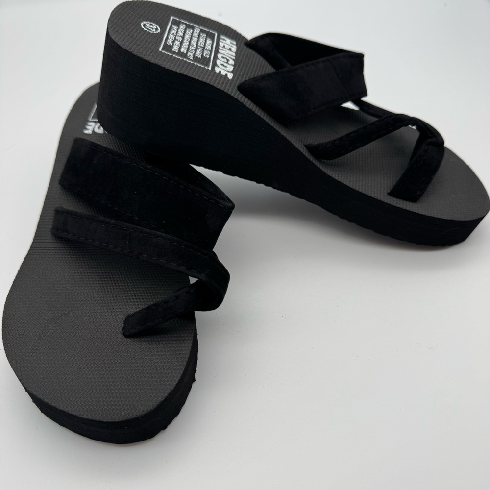 Chic Black Wedge Sandals